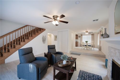 401 W 220th St, Carson, CA, 90745-2866 | Card Image