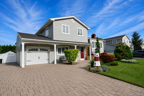 223 W End Ave, Massapequa, NY, 11758-6412 | Card Image