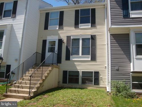 8492 Kirby St, MANASSAS, VA, 20110-4876 | Card Image