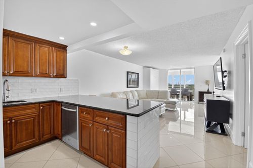 718-5500 Nw 2nd Ave, Boca Raton, FL, 33487-3898 | Card Image