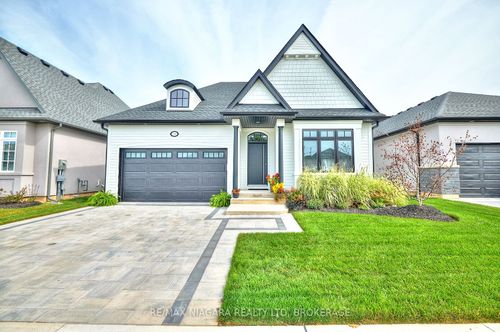 26 Sunrise Crt N, Ridgeway, ON, L0S1N0 | Card Image
