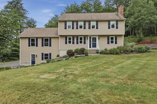 17 Windsor Blvd, Londonderry, NH, 03053-3695 | Card Image