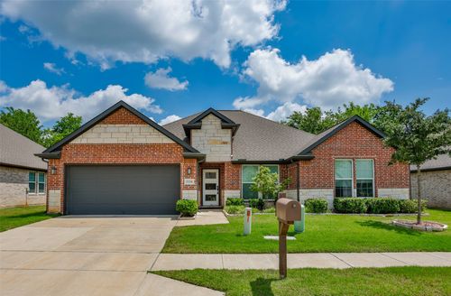 1134 Vintage Ave, Gainesville, TX, 76240-5943 | Card Image