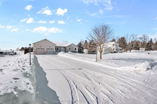 15970 Marsh Hill Rd, Port Perry, ON, L9L1Y9 | Card Image