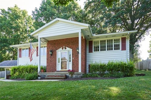 2948 Robin Hill Ln, Mogadore, OH, 44260-9733 | Card Image