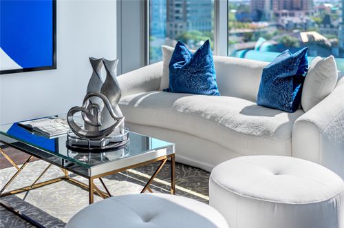 apt-1701-3130 N Harwood St, Dallas, TX, 75201-1120 | Card Image