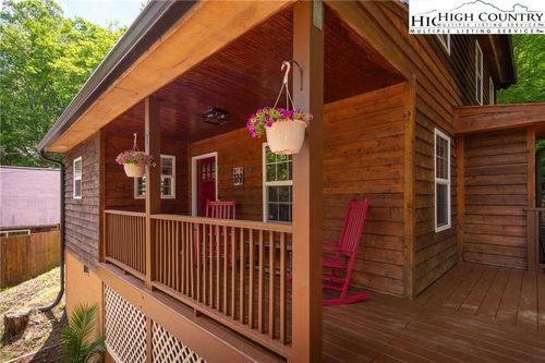 1375 Stoney Brook Ln, Boone, NC, 28607-9316 | Card Image