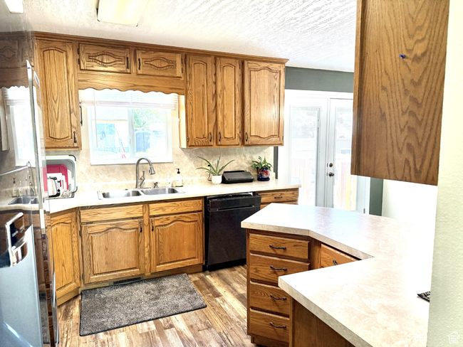 Kitchen Area | Image 16