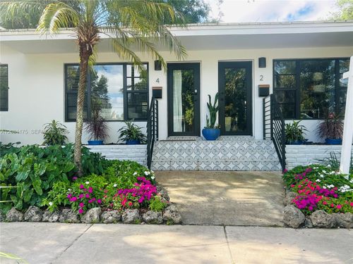 2 Ne 44th St, Miami, FL, 33137-3414 | Card Image