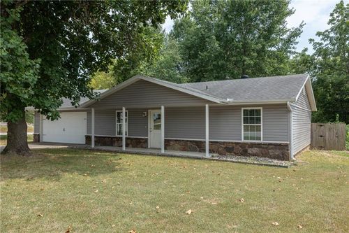 2705 W Meadowlark Dr, Fayetteville, AR, 72704-5606 | Card Image