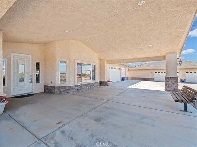 8650 Verbena Rd, House other with 4 bedrooms, 4 bathrooms and 7 parking in Oak Hills CA | Image 19