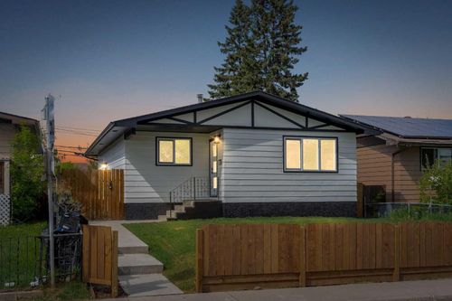 3640 Dover Ridge Dr Se, Calgary, AB, T2B2B4 | Card Image