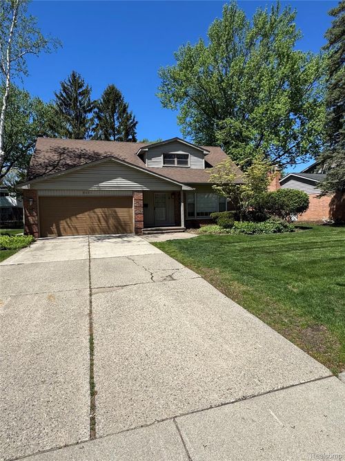 2481 Wexford Dr, Troy, MI, 48084-2711 | Card Image