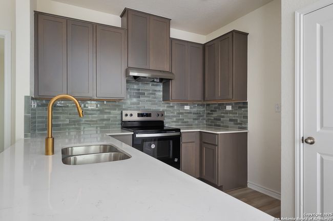 5127 Yarborough Cyn, House other with 3 bedrooms, 2 bathrooms and null parking in Converse TX | Image 10