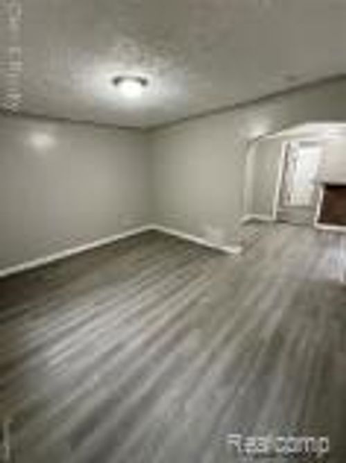 18750 Avon Ave, Detroit, MI, 48219-2972 | Card Image