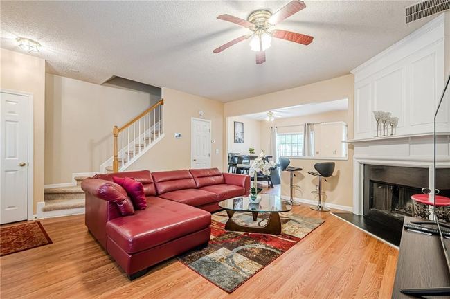 3746 Berkeley Xing, Townhouse with 2 bedrooms, 3 bathrooms and 2 parking in Duluth GA | Image 6