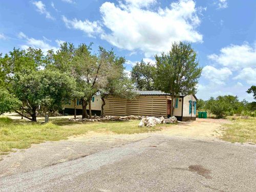 2205 5th St, Horseshoe Bay, TX, 78657-6731 | Card Image