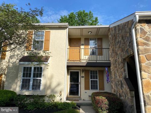 294-294 Valley Stream Ln, CHESTERBROOK, PA, 19087-5853 | Card Image
