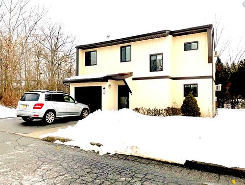 8 Ebury, Wallkill, NY, 10940 | Card Image