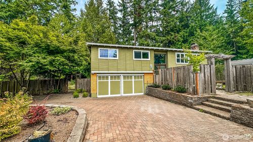 2830 216th Ave Se, Sammamish, WA, 98075-9526 | Card Image