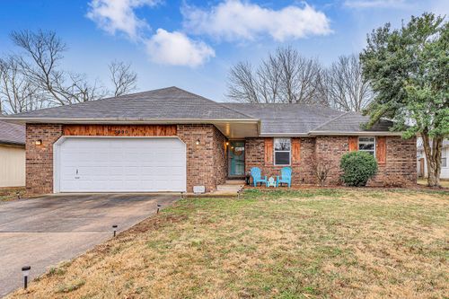 3990 W Wayland St, Springfield, MO, 65807-8666 | Card Image