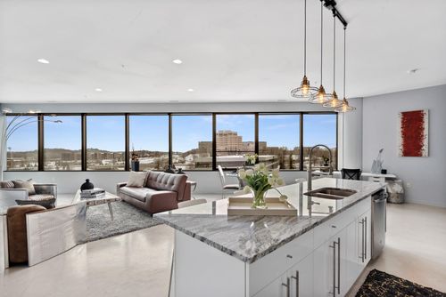 608-5601 Smetana Dr, Minnetonka, MN, 55343-9193 | Card Image