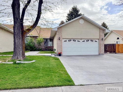 1107 N Skyline Dr, Idaho Falls, ID, 83402-1713 | Card Image
