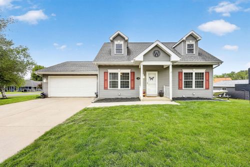 135 S Van Buren Street, BENTON, WI, 53803 | Card Image