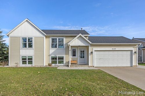 429 Plum St, Wayland, MI, 49348-1368 | Card Image