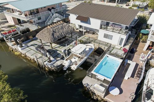 71 Coral Dr, Key Largo, FL, 33037-4362 | Card Image