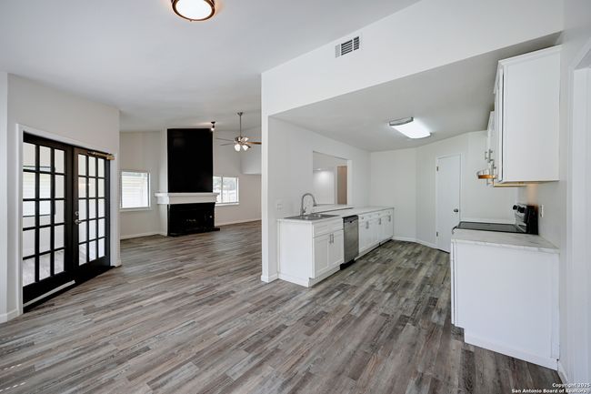 9818 Balanced Rock, House other with 3 bedrooms, 2 bathrooms and null parking in Converse TX | Image 8