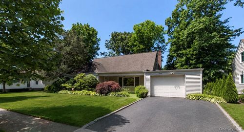 20 Ramsey Rd, Great Neck, NY, 11023-1650 | Card Image