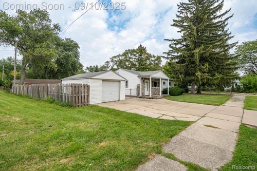 23085 Lauren Ave, Warren, MI, 48089-2222 | Card Image