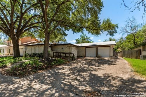 6006 Forest Ledge St, San Antonio, TX, 78240-3347 | Card Image