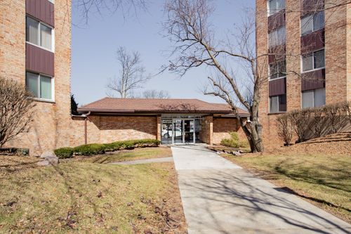 403-1101 S Hunt Club Dr, Mount Prospect, IL, 60056-4272 | Card Image
