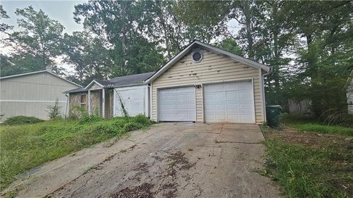 854 Greenhedge Dr, Stone Mountain, GA, 30088-2252 | Card Image