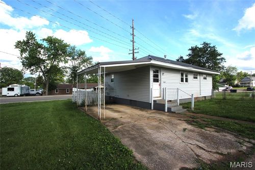 104 N Vandervoot St, Desloge, MO, 63601-3056 | Card Image