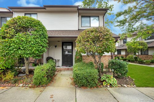 65 Cottonwood Ct, Wantagh, NY, 11793-2762 | Card Image