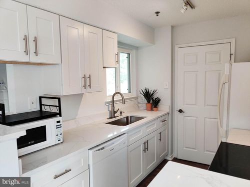 unit-305-1504 Lincoln Way, MCLEAN, VA, 22102-5856 | Card Image