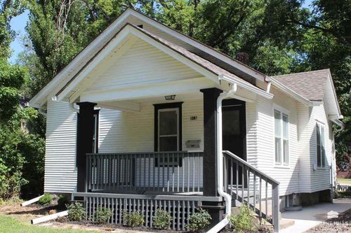 918 Bertrand St, Manhattan, KS, 66502-5124 | Card Image