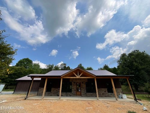 181 Sunshine Ln, Spring City, TN, 37381-2828 | Card Image