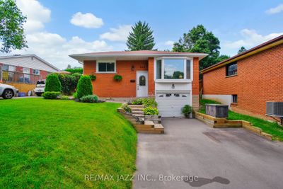 888 Walnut Crt, House other with 3 bedrooms, 2 bathrooms and 5 parking in Oshawa ON | Image 2