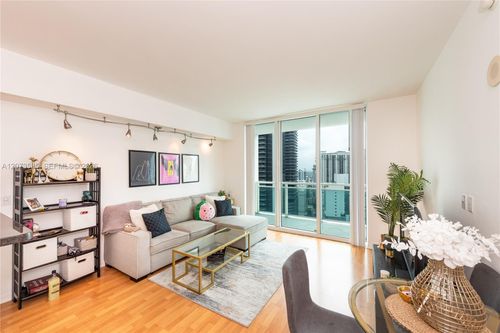 2709-951 Brickell Ave, Miami, FL, 33131-3930 | Card Image