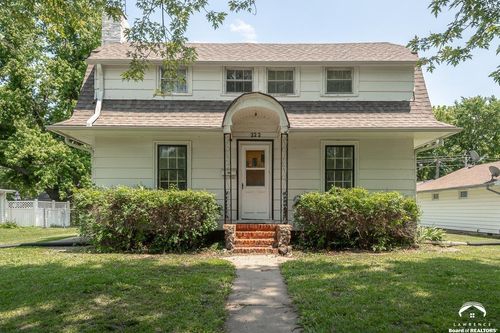 222 New Jersey Ave, Holton, KS, 66436-1944 | Card Image
