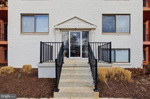 9-125 Clubhouse Dr Sw, LEESBURG, VA, 20175-4224 | Card Image