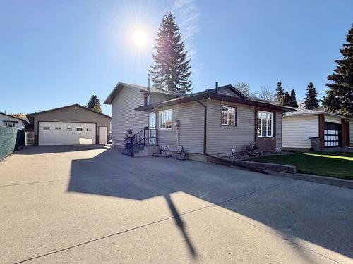 9705 76 Ave, Grande Prairie, AB, T8V4X3 | Card Image