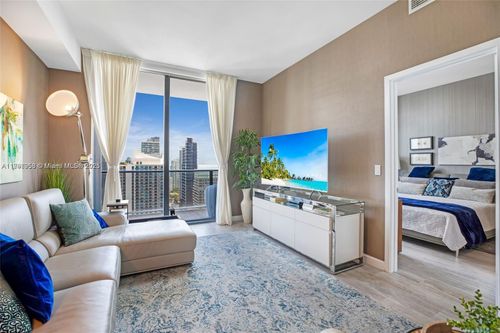 apt-4204-45 Sw 9th St, Miami, FL, 33130-3987 | Card Image