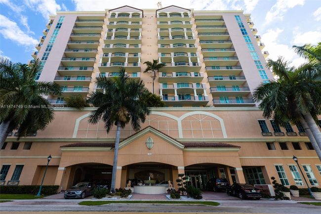 APT-906 - 17555 Atlantic Blvd, Condo with 2 bedrooms, 2 bathrooms and null parking in Sunny Isles Beach FL | Image 42