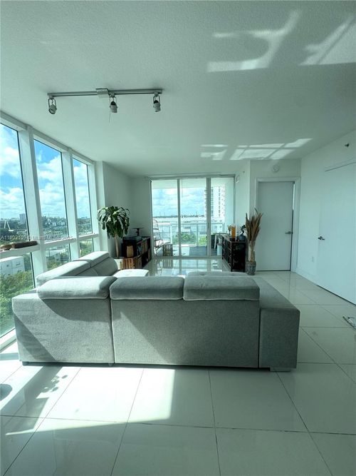 unit-903-1871 Nw South River Dr, Miami, FL, 33125-2774 | Card Image