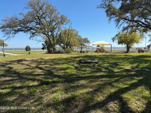 121 Acacia Avenue, Biloxi, MS, 39530 | Card Image